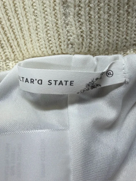 ALTAR’D STATE Scalloped Hem Striped Knit Sweater Shorts Ivory & Black Size XL - Picture 6 of 7